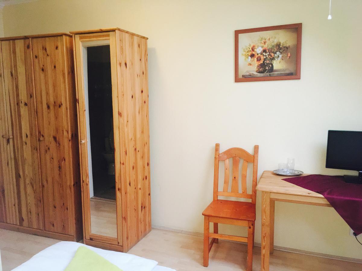 Kek Laguna Panzio Bed & Breakfast Dombrad