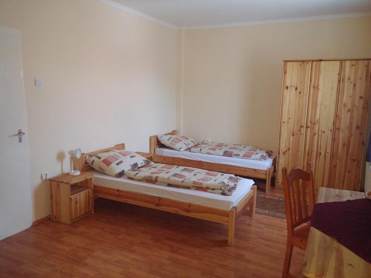 Kek Laguna Panzio Bed & Breakfast *