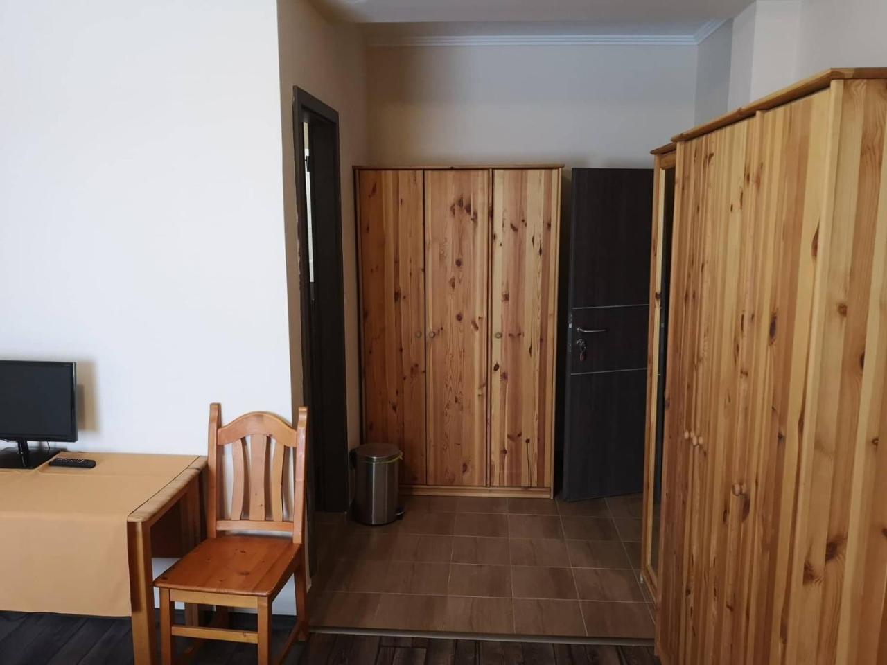 Kek Laguna Panzio Bed & Breakfast Dombrad